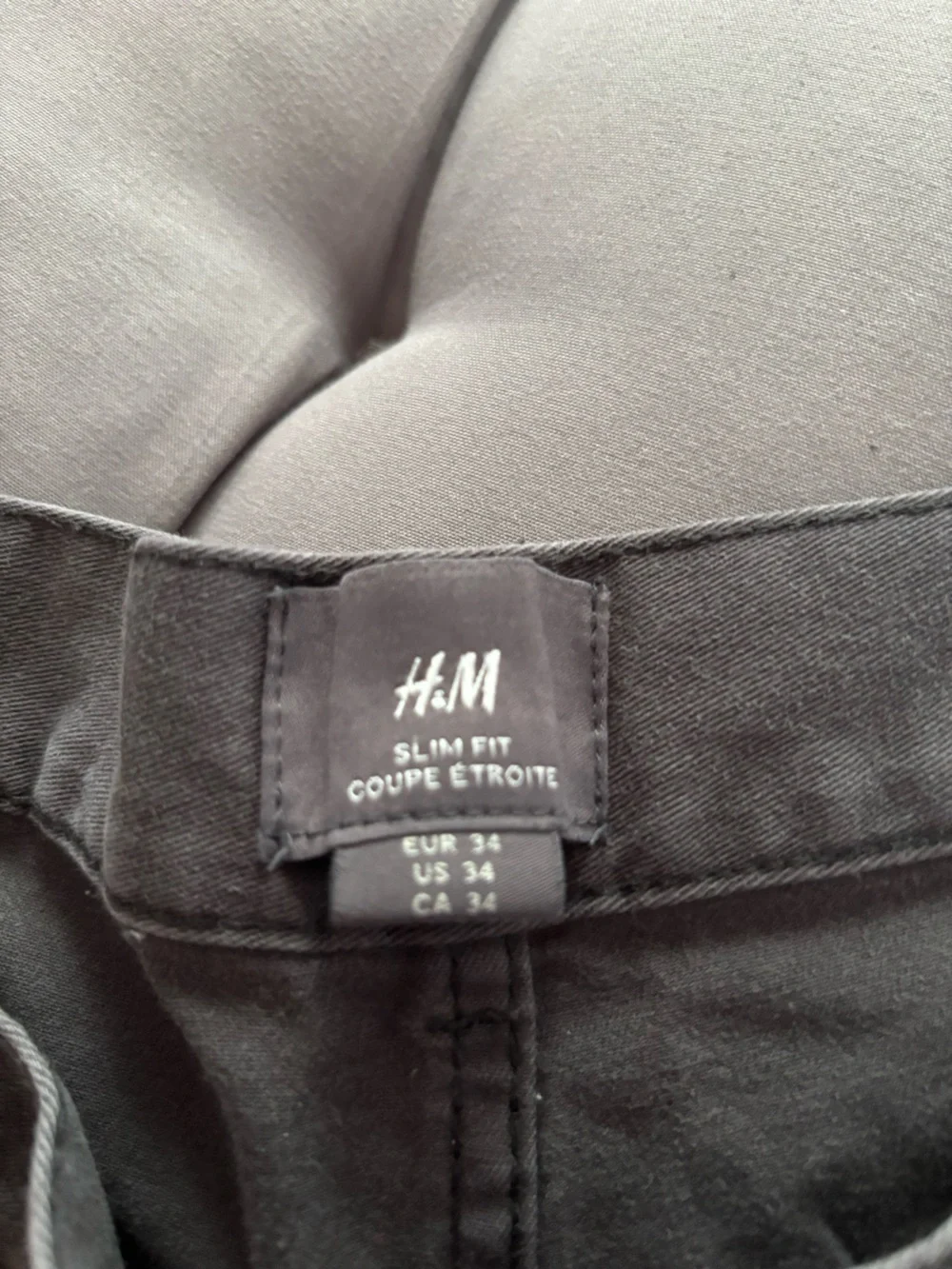 H&M Men's Slim Straight Jeans in grey 34x32.